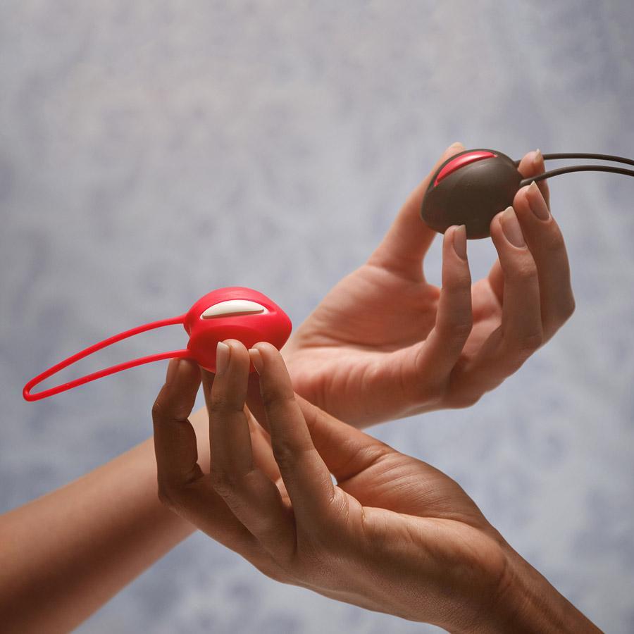 Fun Factory - SmartBall Uno Kegel Ball (Raspberry Black) - Kegel Balls (Non Vibration) Durio.sg