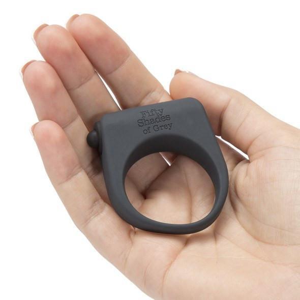 Fifty Shades Of Grey - Secret Weapon Vibrating Cock Ring (Black) -  Silicone Cock Ring (Vibration) Non Rechargeable  Durio.sg