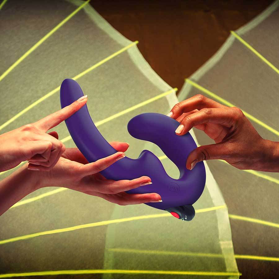 Fun Factory - ShareVibe Couple's Strap-On Vibrator (Dark Violet) -  Non RC Strap On with Dildo for Reverse Insertion (Vibration) Rechargeable  Durio.sg