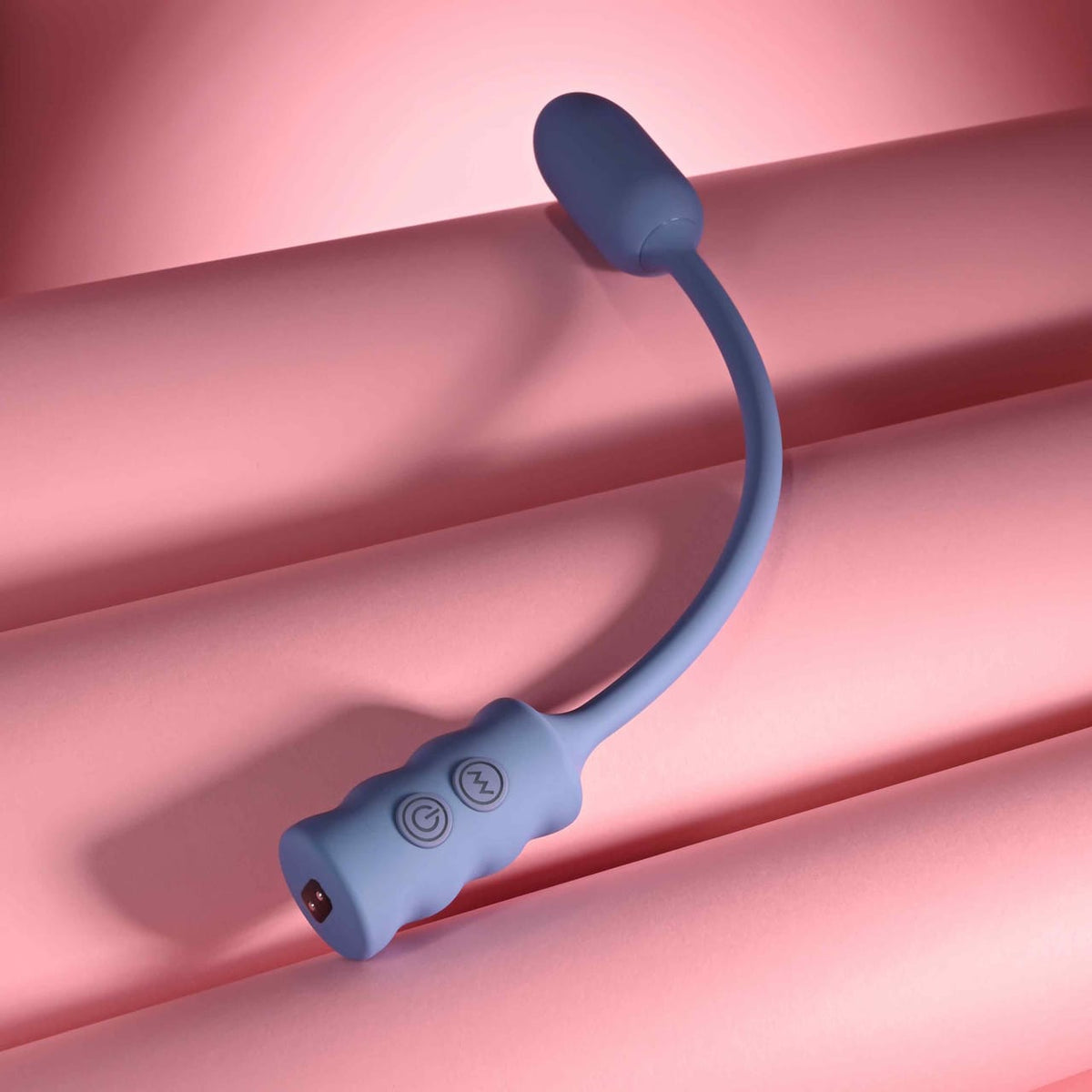 Gender X - Egg-streme Rechargeable Clitoral Vibrating Egg (Blue) GX1004 Durio.sg
